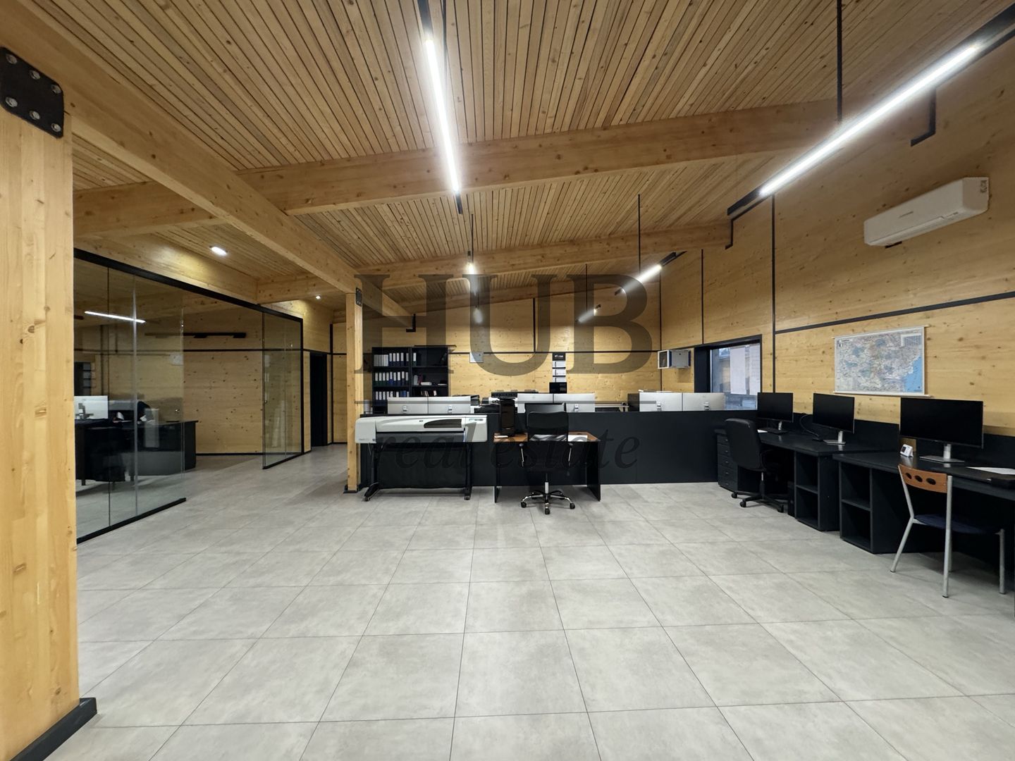 Showroom cu cladire de birouri | stradal | Roman/Neamt - de vanzare - Poză 12