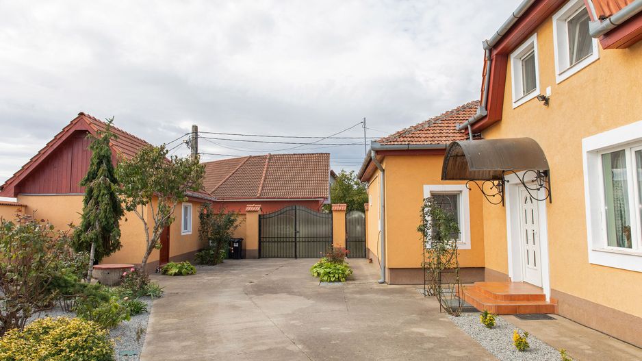 Vilă P+M, Santandrei, 4 dormitoare. 287 000 E (neg). Comision 0. - Poză 6