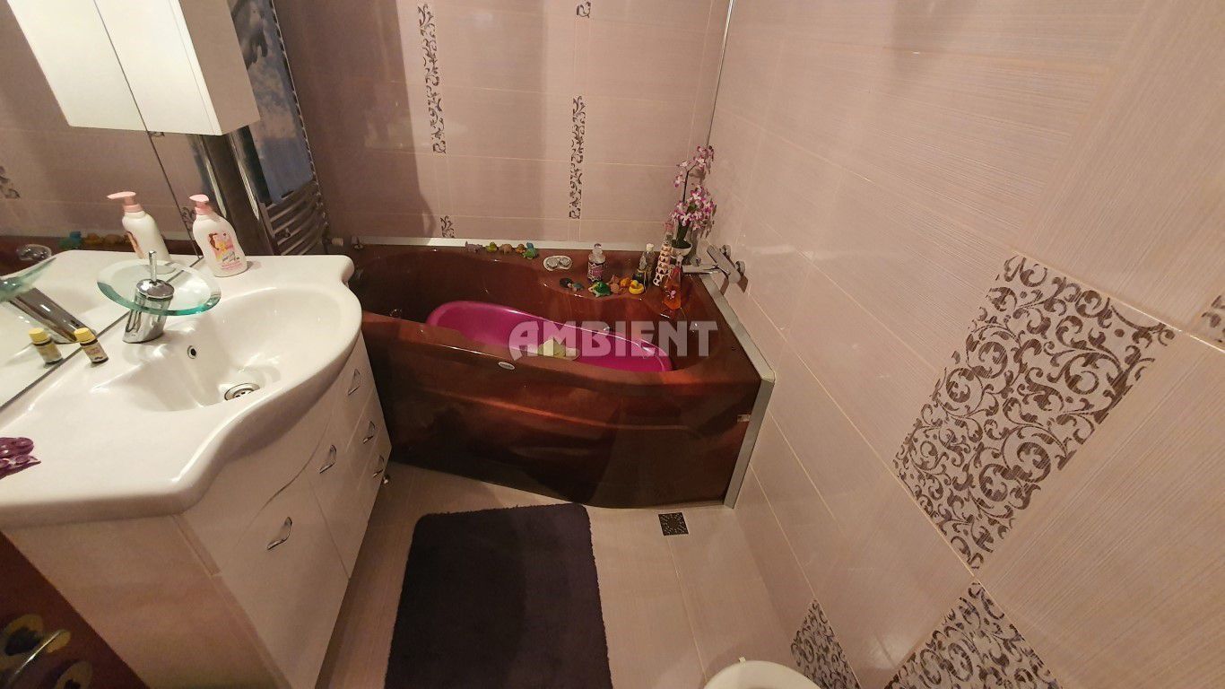 DE ÎNCHIRIAT - Apartament 2 camere, mobilat și utilat, zona CARTIER; - Poză 4