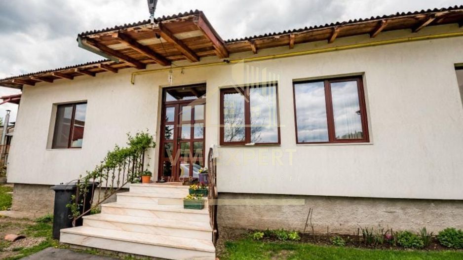 VILA 9 CAMERE, TEREN 1482 MP,  ZONA CENTRALA CAMPULUNG, PRET 190000 E - Poză 4