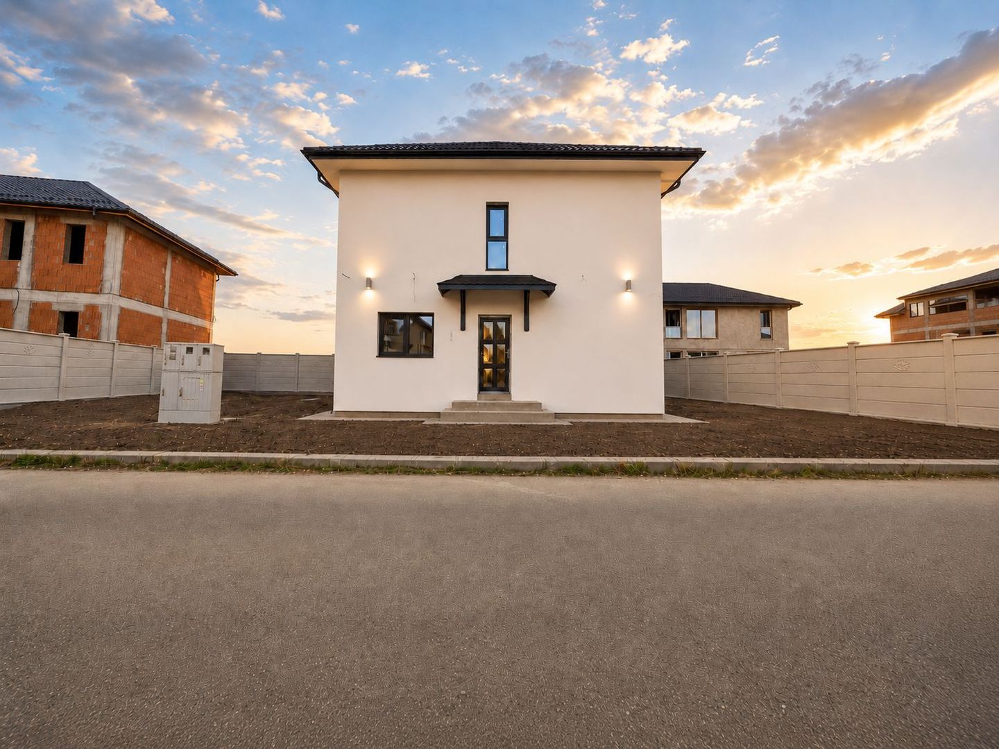 Vilă individuală în Tunari – 5 camere, curte privată - Poză 1