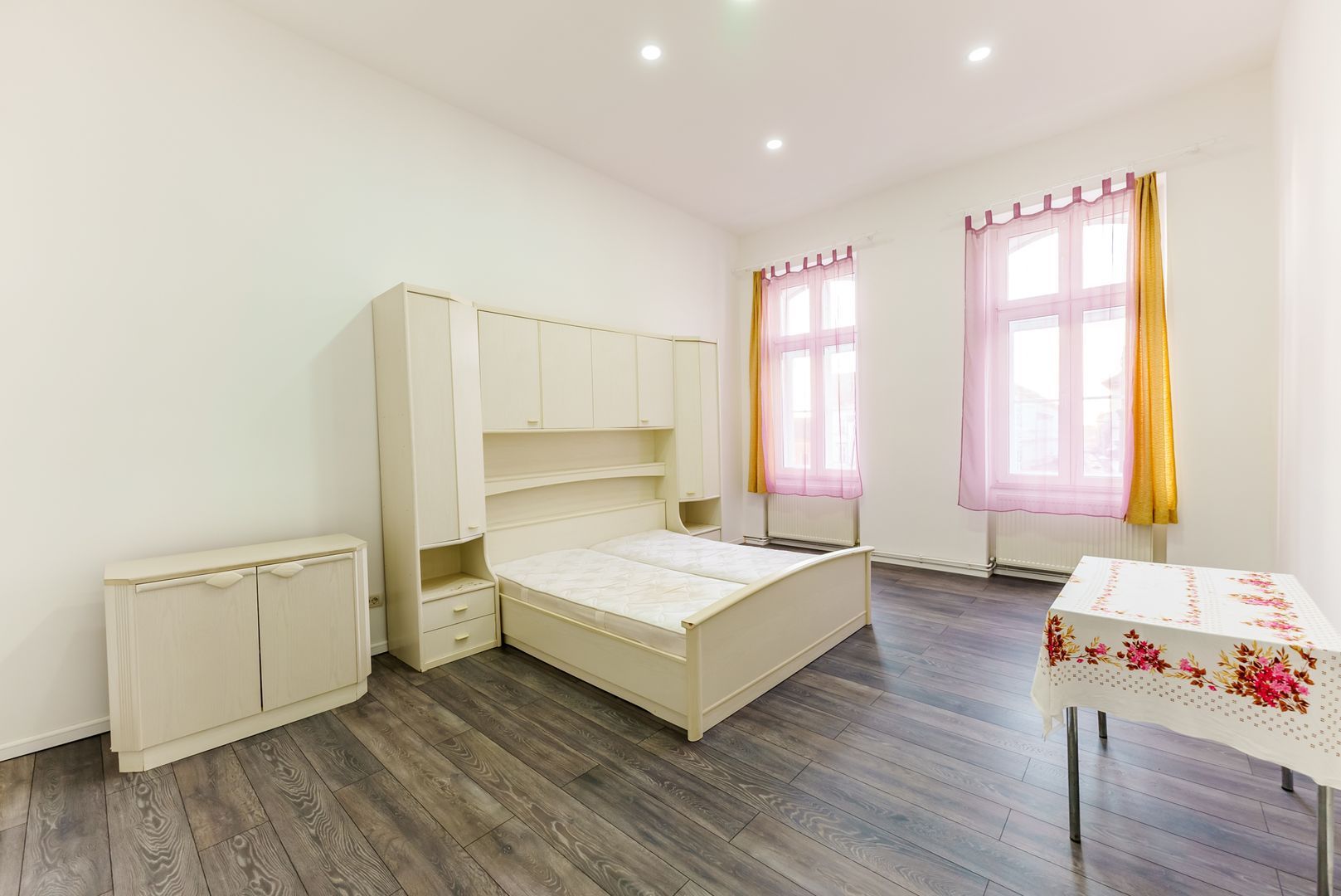 Apartament ultracentral cu 9 camere Arad - Poză 8