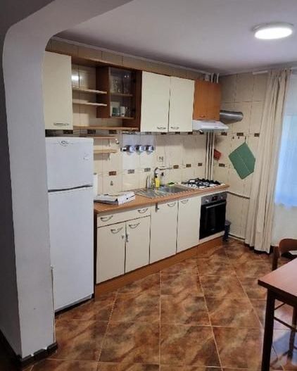 Sebastian - 2 camere, decomandat, comfort 1, bloc renovat, mobilat, utilat. - Poză 6