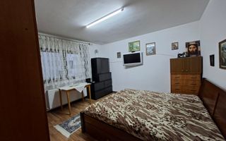 Casa 6 camere 2 bai curte 306 mp utili si parcare privata in Selimbar - Poză 6