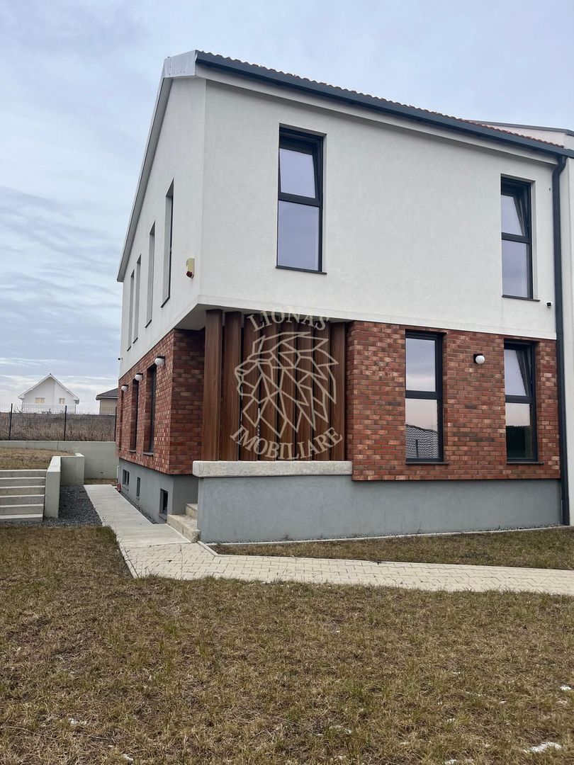 Doua case in Duplex 4 camere 183 mp-teren 295 mp-Dezmir Jud. Cluj - Poză 1