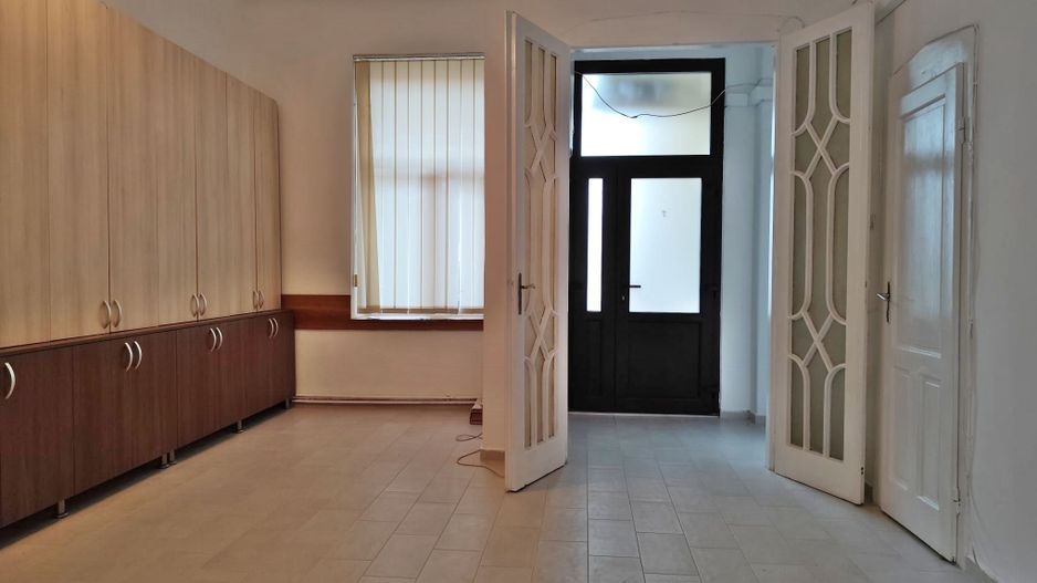Birou 103 mp, 4 camere, ultracentral, str.I.Vulcan, Oradea, INCHIRIERE - Poză 10