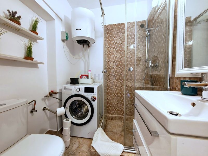 Spațioasă, luminoasă, complet renovată și mobilată, Bloc UNIC - Poză 23