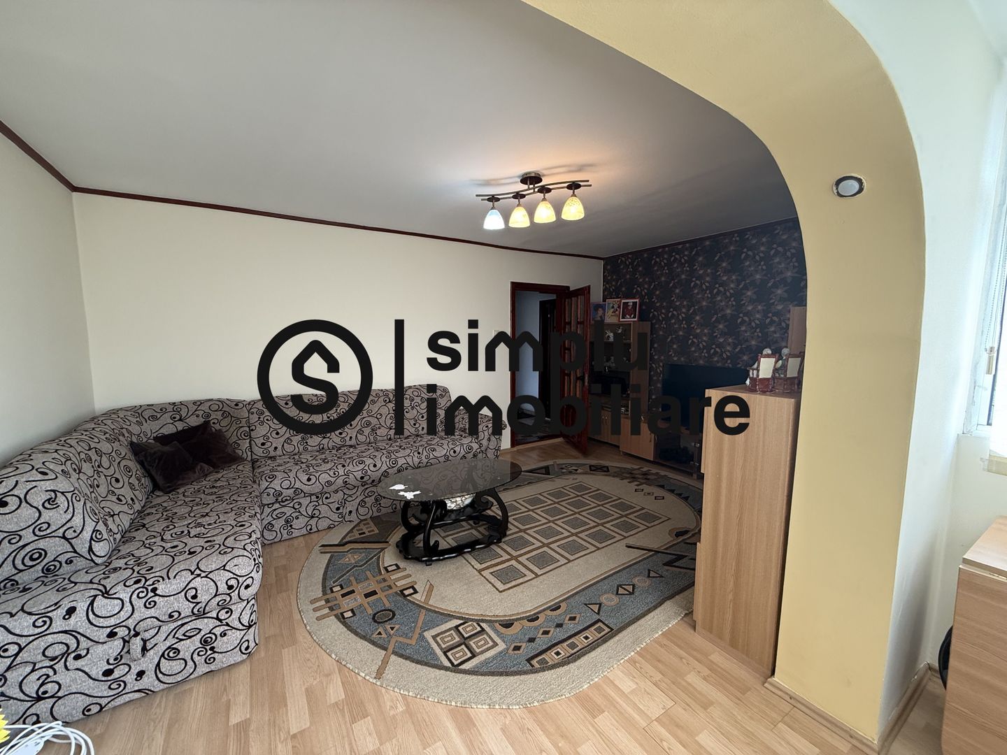 3 decomandate, etaj 2/4, centrala termica, Rovine - 157 000 Euro - Poză 1