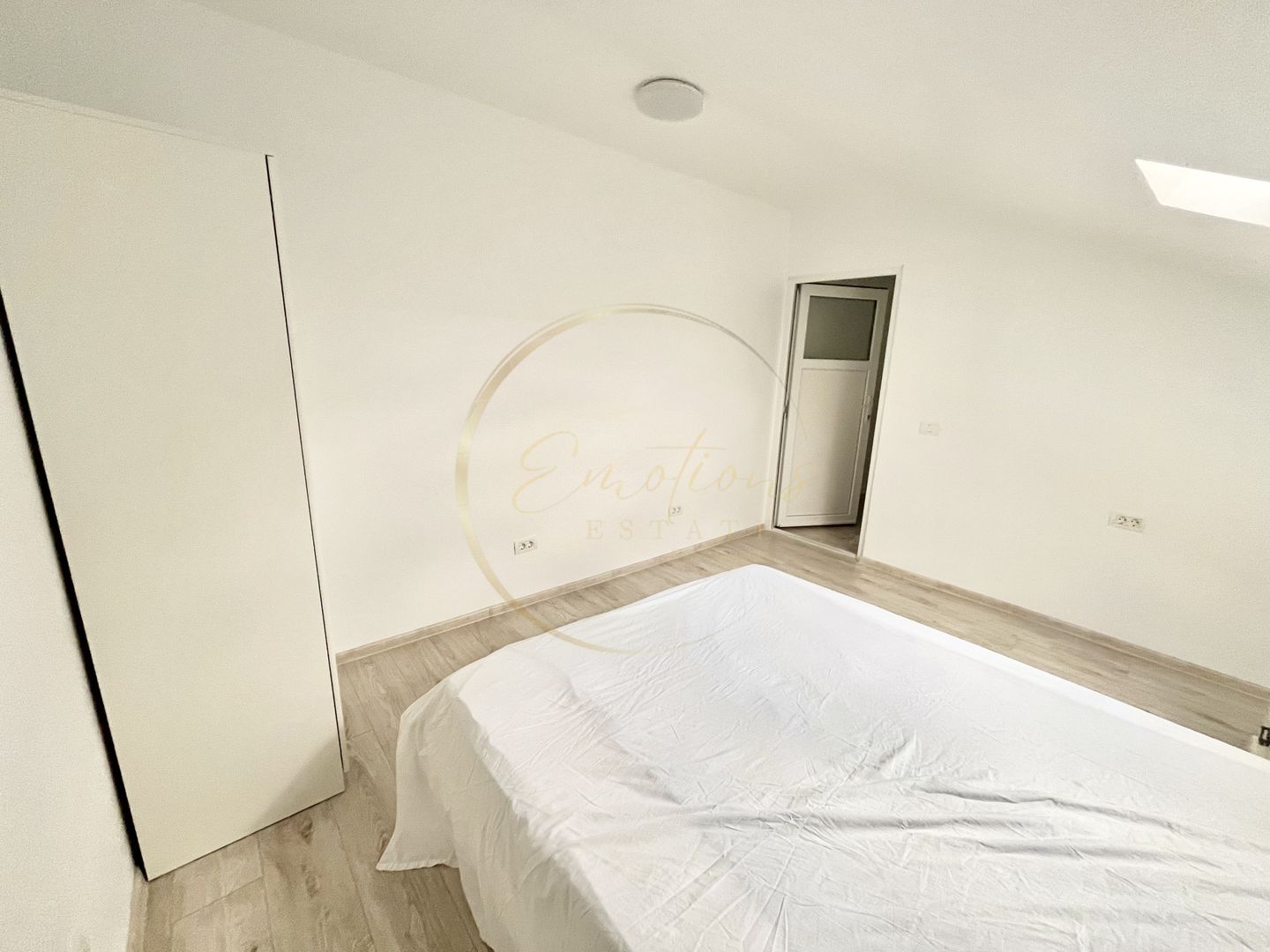 OCAZIE | Apartament 4 camere cu mansarda - 85 mp - Poză 7