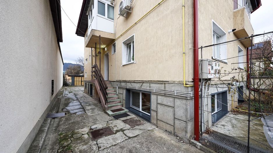 Apartament cu 3 camere la casa | Curte 130 mp | Zona Grivitei strada Vulcan - Poză 23