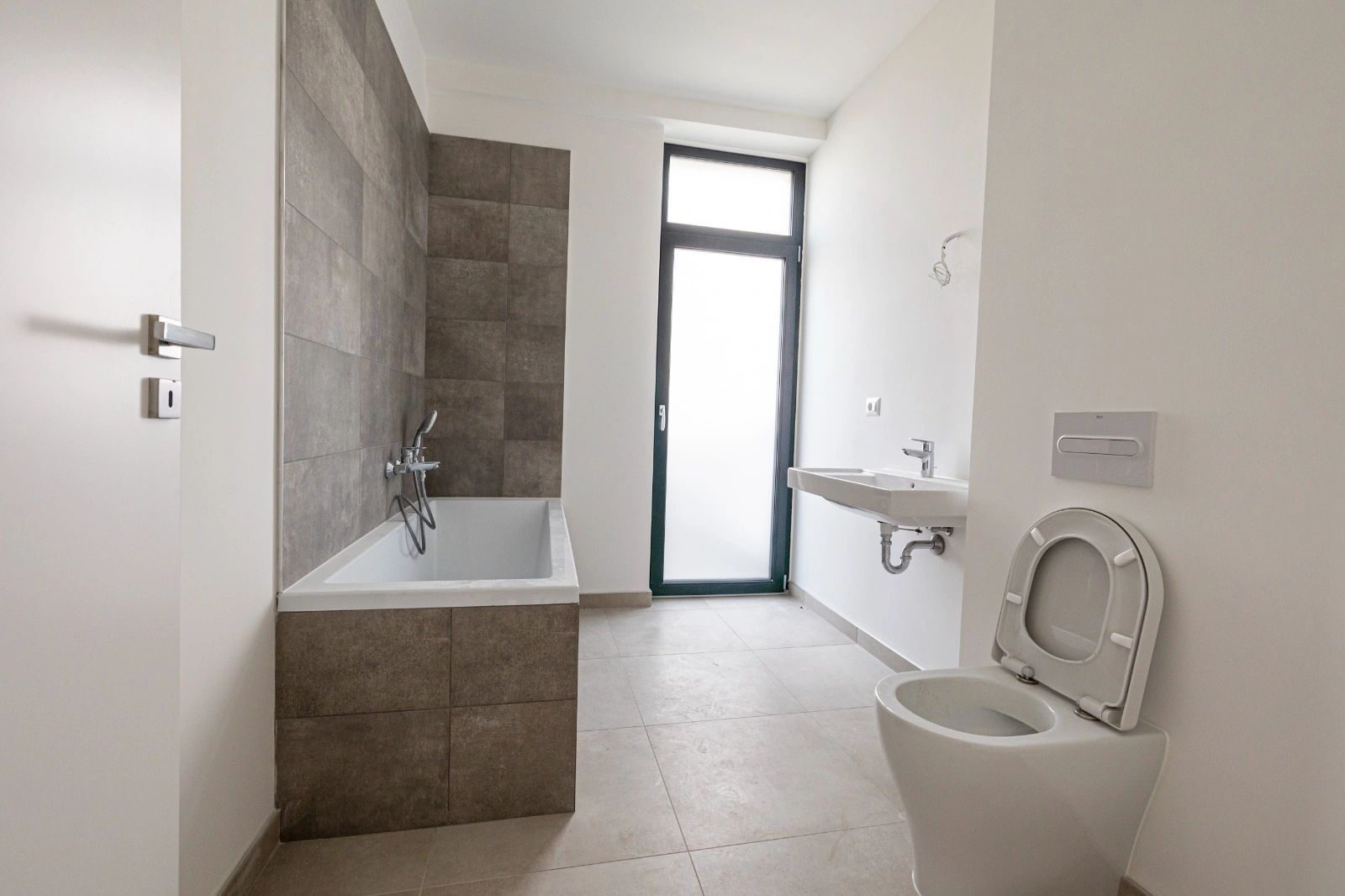 Apartament 2 camere, Zona Torontalului, Bloc nou, Loc de parcare inclus - Poză 7