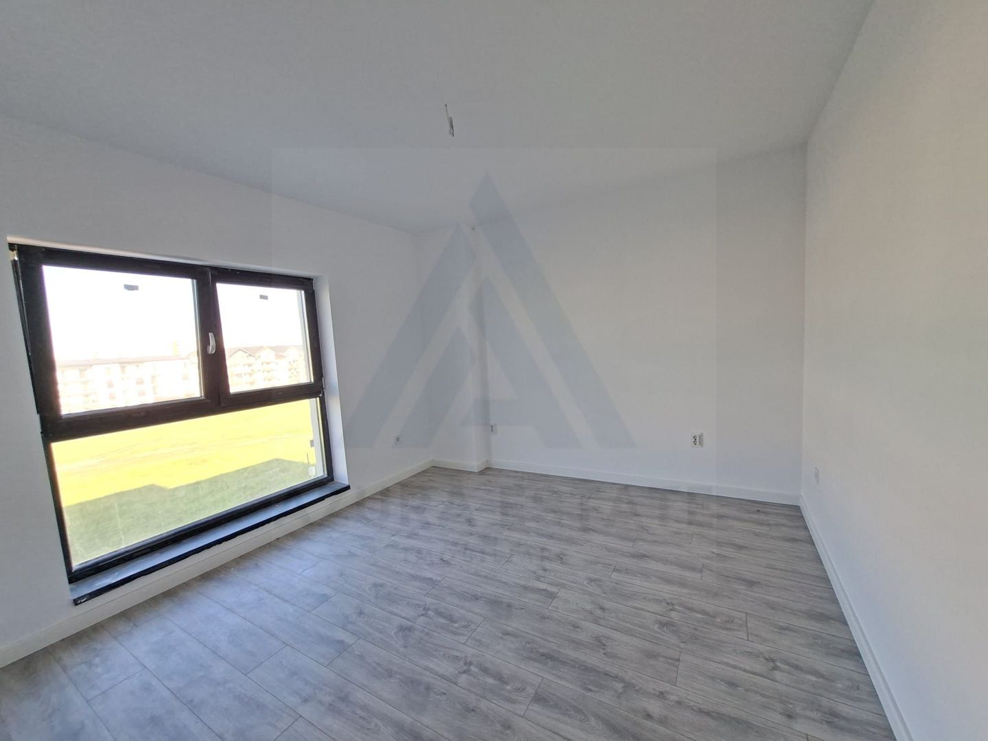 Apartament la cheie 3 camere balcon 7 mp boxa si parcare pe Dna Stanca - Poză 6