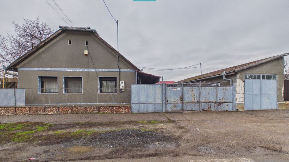 Casă cu 755 mp teren, zonă centrală Curtici - Poză 12