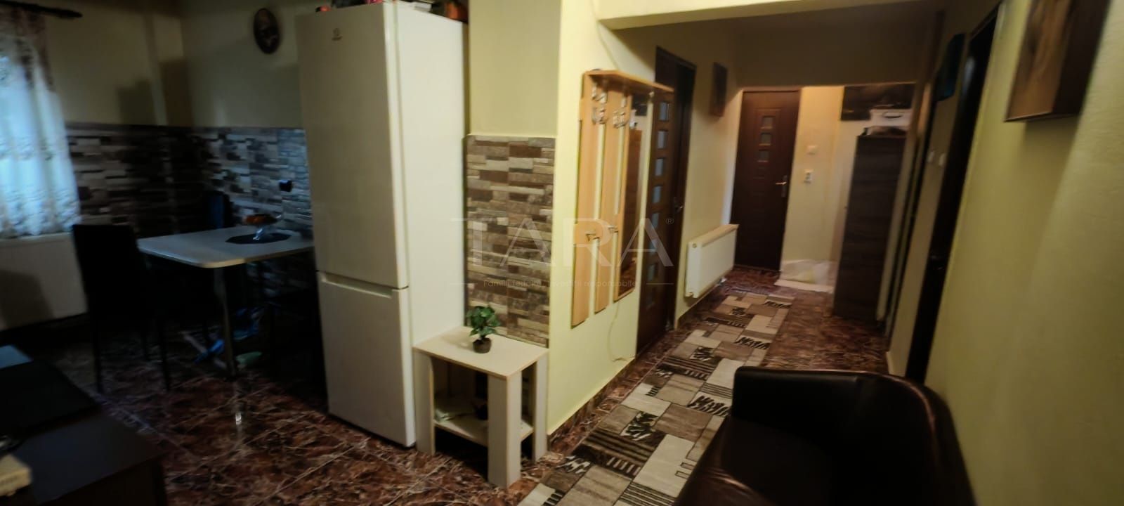 Apartament 3 camere de vânzare, 68 mp. Locație ideală pentru familie. - Poză 1