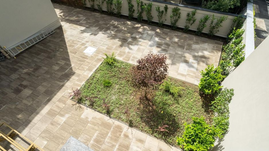 O BIJUTERIE ASCUNSA IN CENTRUL BUCURESTIULUI - Poză 15