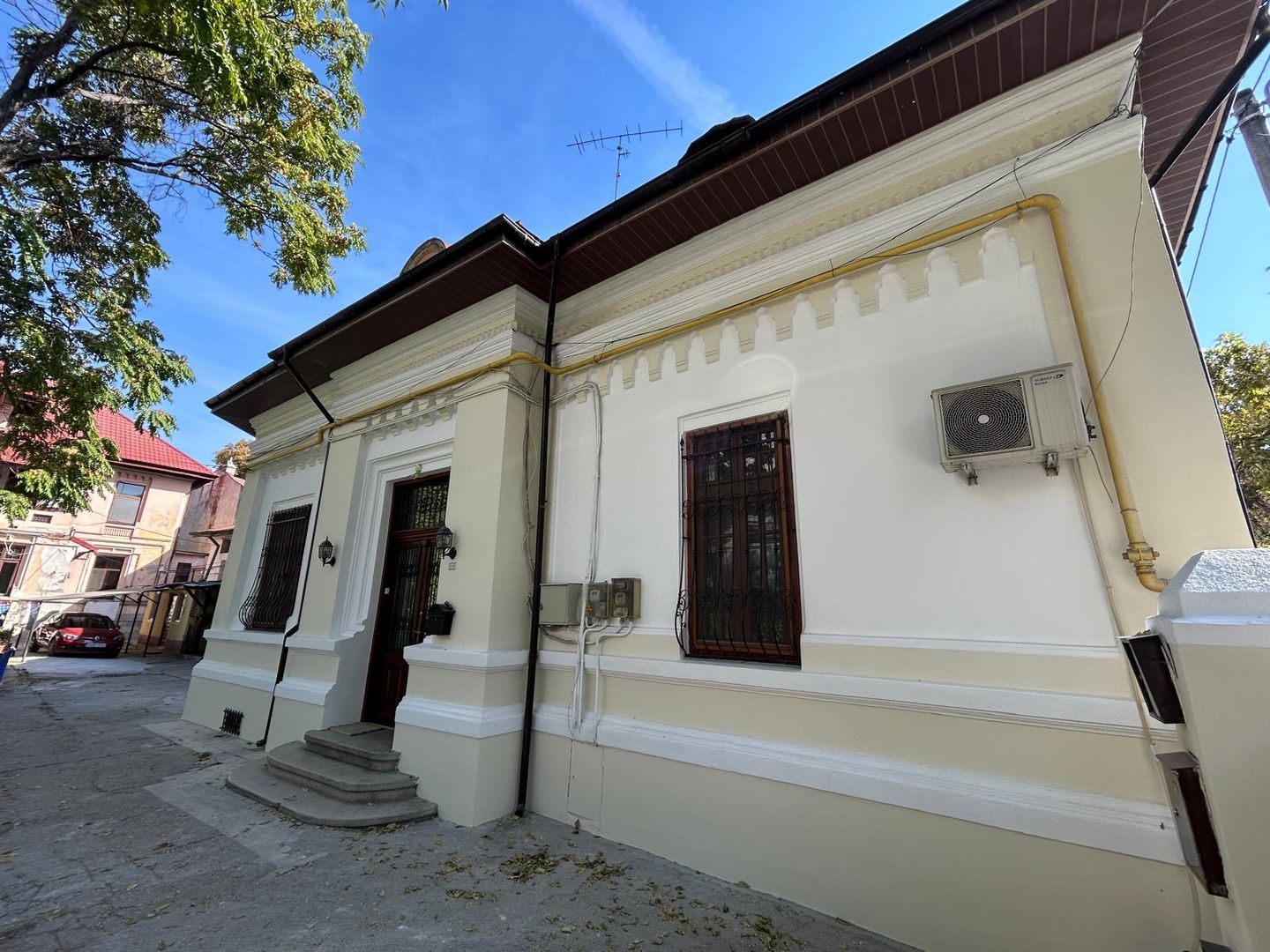 Vilă Neoclasică Arh. Enescu Cișmigiu 4 camere - Poză 9