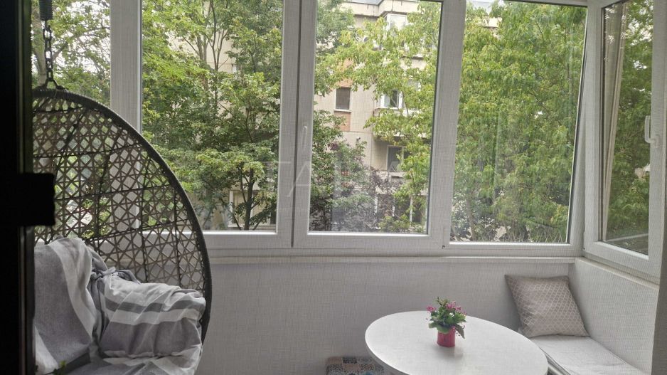 Apartament cu 2 camere decomandate, zona Între Lacuri. - Poză 8