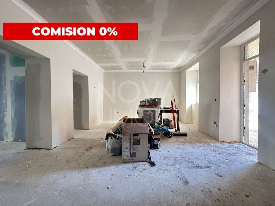 Apartament 3 camere de vanzare, Targul Vinului - Poză 1