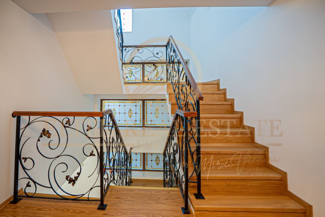 Ovidiu Sud - Zona premium - Vila impozanta, curte mare, garaj, terasa! - Poză 30