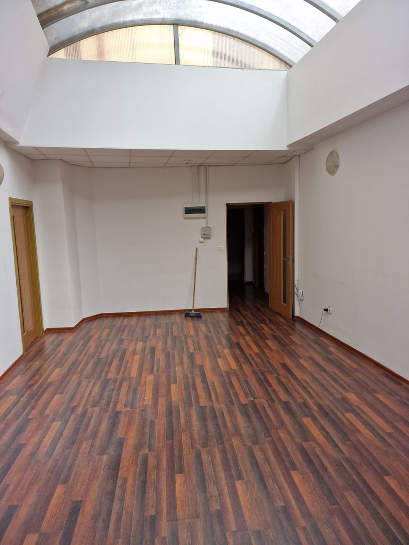 Birou deosebit 30 mp SAD - Poză 5