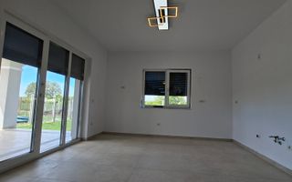 Locuinta individuala cu garaj- in stil mediteranean - Poză 5