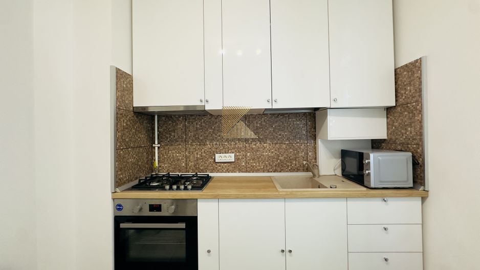 Garsonieră decomandată, complet renovată, etaj 1, zona Judetean - Poză 3