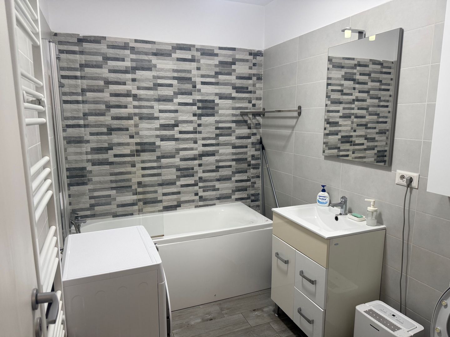 Inchiriere Apartament 2 camere- Zona MetrouBerceni - Poză 7