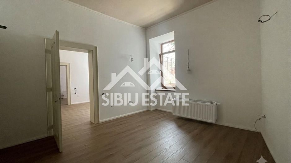 Apartament renovat, în inima Sibiului, pe strada Nicolae Bălcescu - Poză 8
