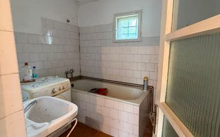 Casă cu teren generos în Buciumi - Poză 8
