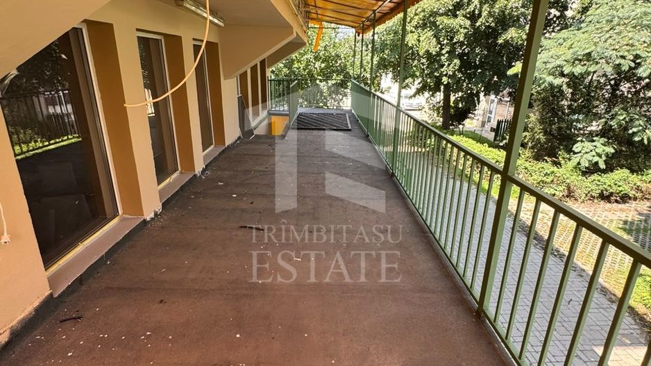 DE INCHIRIAT - SPATIU COMERCIAL CHIAR IN FATA PRIMARIEI SNAGOV - Poză 10