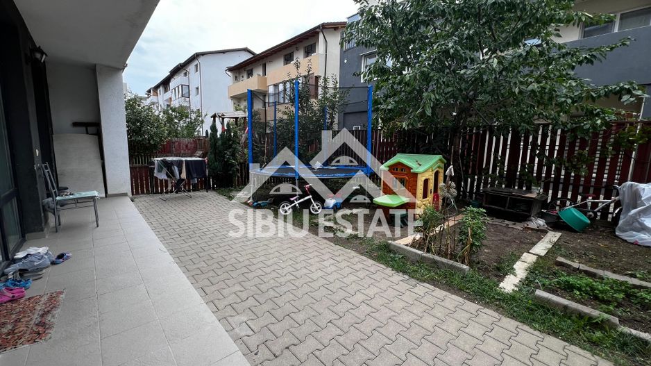 Apartament 3 camere cu grădină 100 mp.  loc de parcare-Calea Cisnadiei - Poză 2