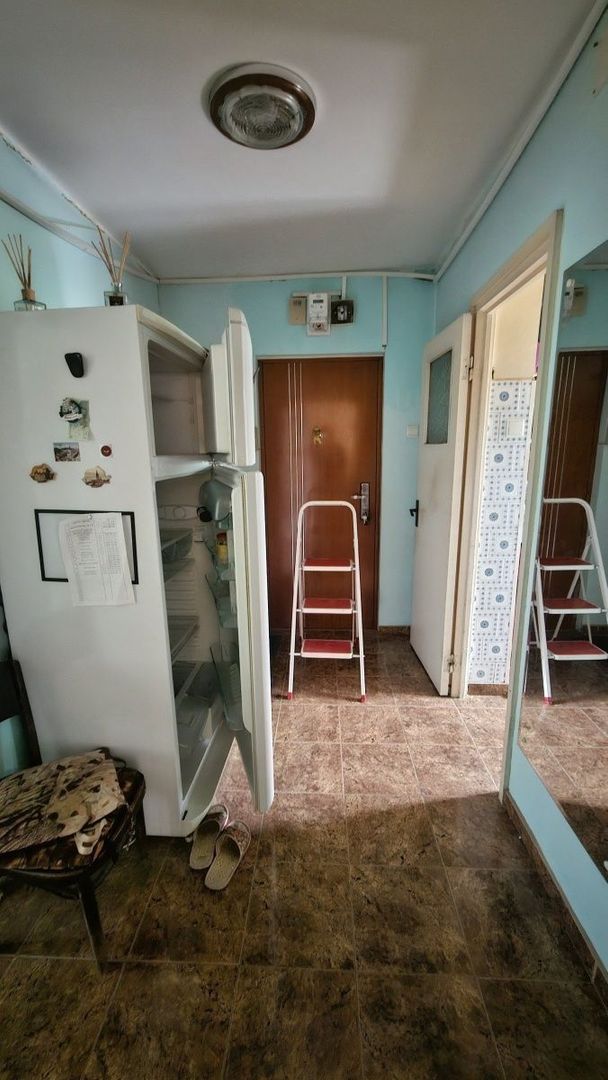 Vânzare Apartament 3 camere, etaj 4/4, bloc reabilitat , terasă refăcută, Rahova - Poză 6