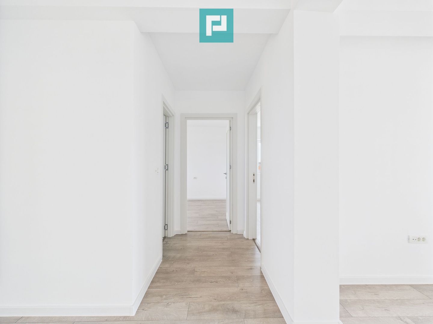 Apartament 3 camere, zona Torontalului - Poză 8
