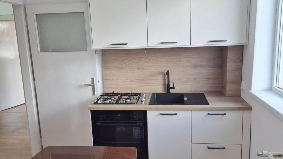 Garsoniera cu suprafata de 45mp,in zona centrala - Poză 1