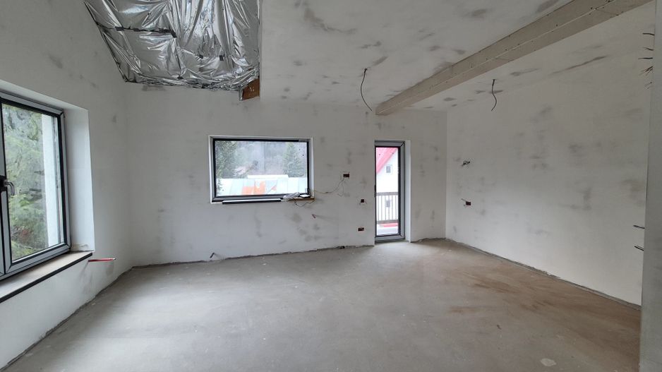 Apartament cu 2 camere 65,10 mp + 30 mp pod - vedere la muntii Caraiman Busteni - Poză 8