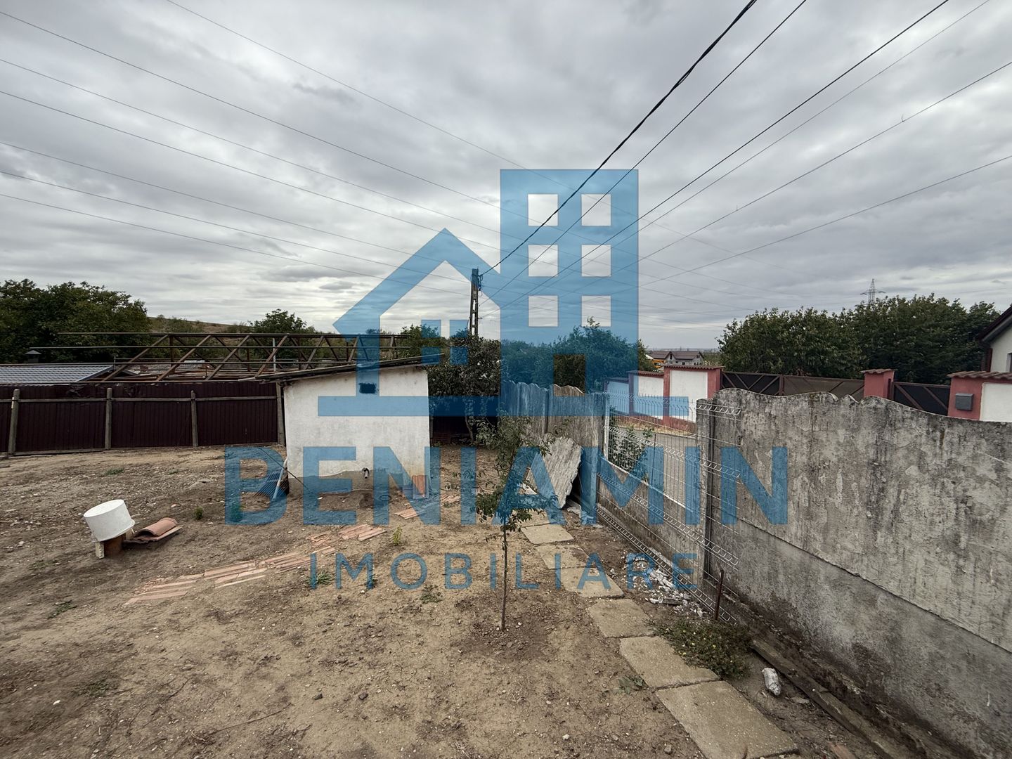 Teren Intravilan - 408mp - Simnicul de jos - imprejmuit - Poză 2