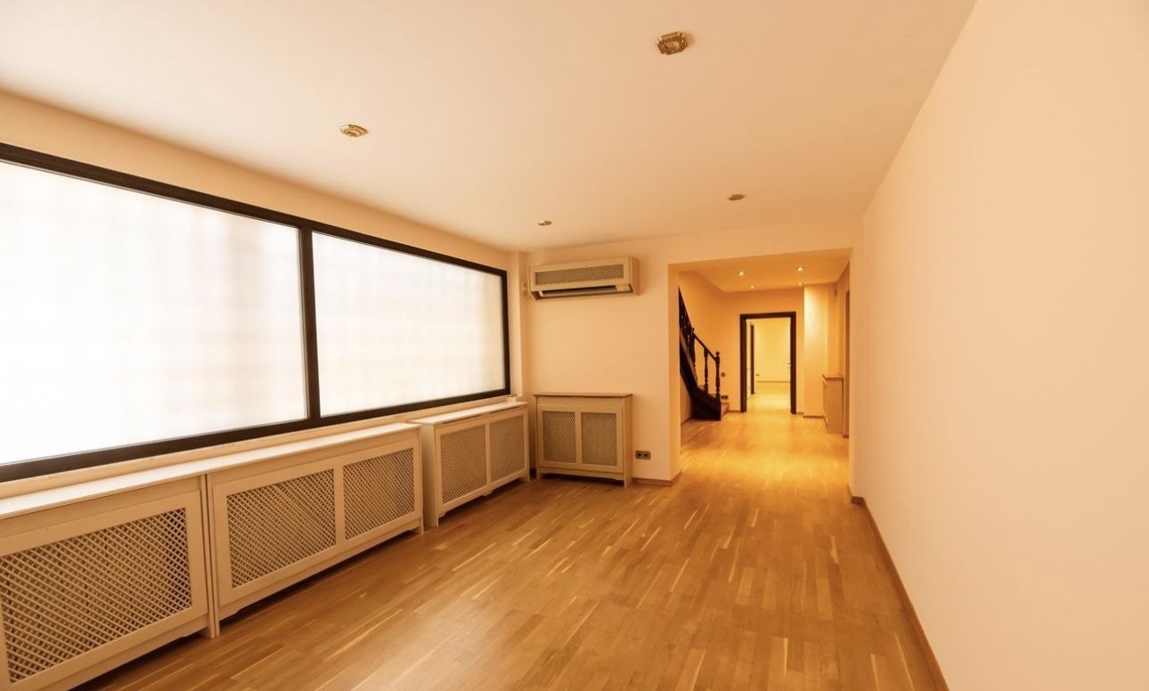 Vânzare vilă 22 camere, 883mp | Piscină privată - Poză 2