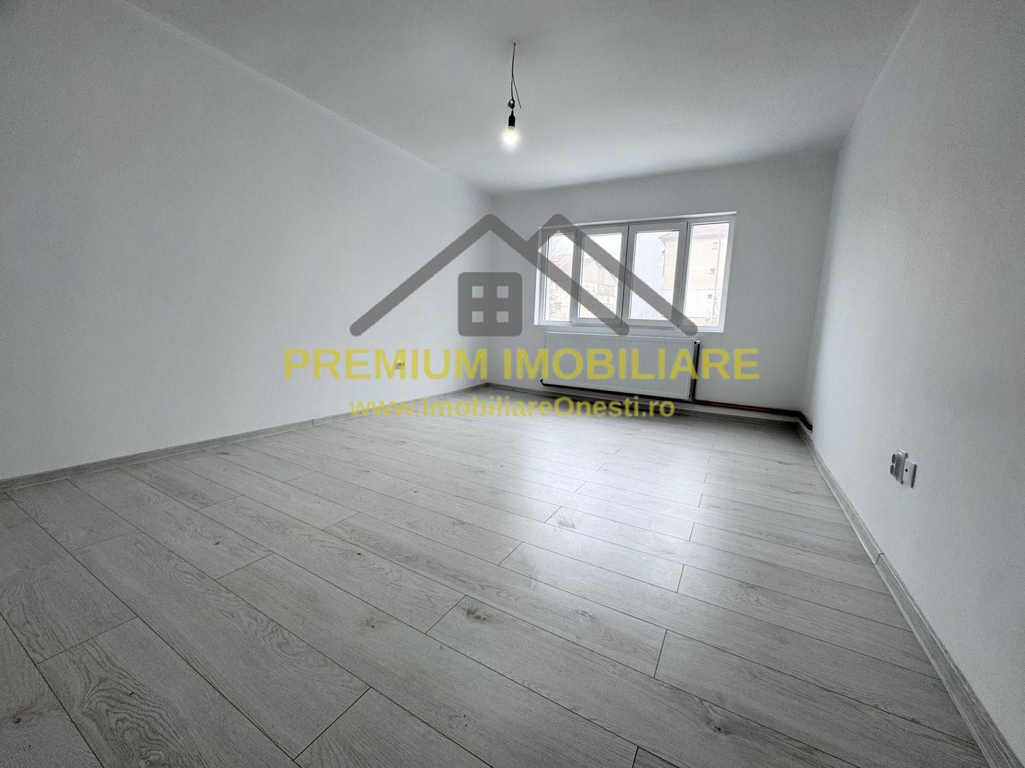 Apartament 2 Camere - Etaj 1 - Zona Mal - Renovat - Poză 1