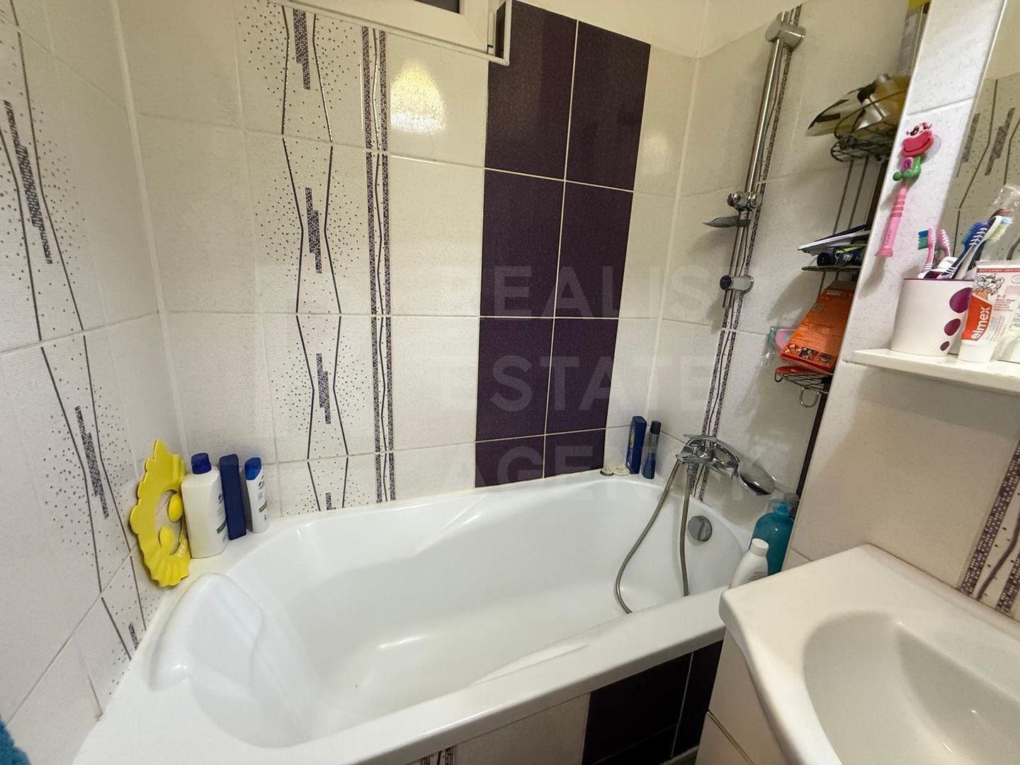 Chirie, apartament cu 2 camere în zona Drumul Taberei, București - Poză 17