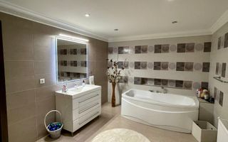 Casă deosebită, finisaje premium, ideală ptr. locuință sau investiție - Poză 3