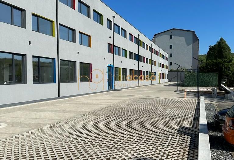 Spatii de birouri si hala de vanzare 3000 mp - Poză 2