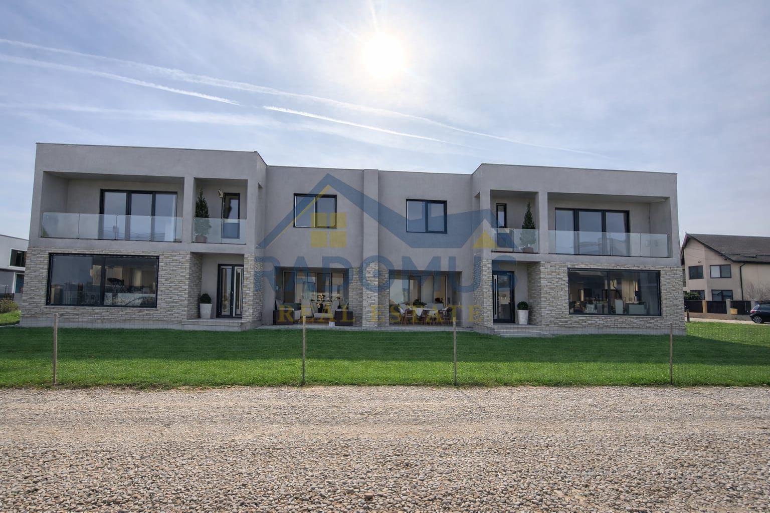 Duplex la gri | 214 mp/unitate | 500 mp teren | 155.000€ | Comision 0% - Poză 1