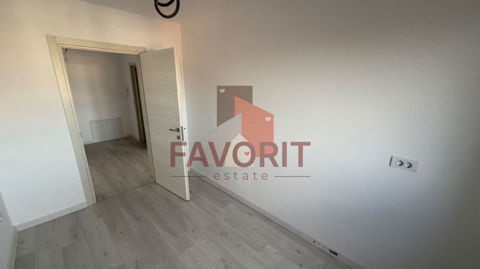 Decomandat. Disponibil imediat. Strada asfaltata - Poză 8