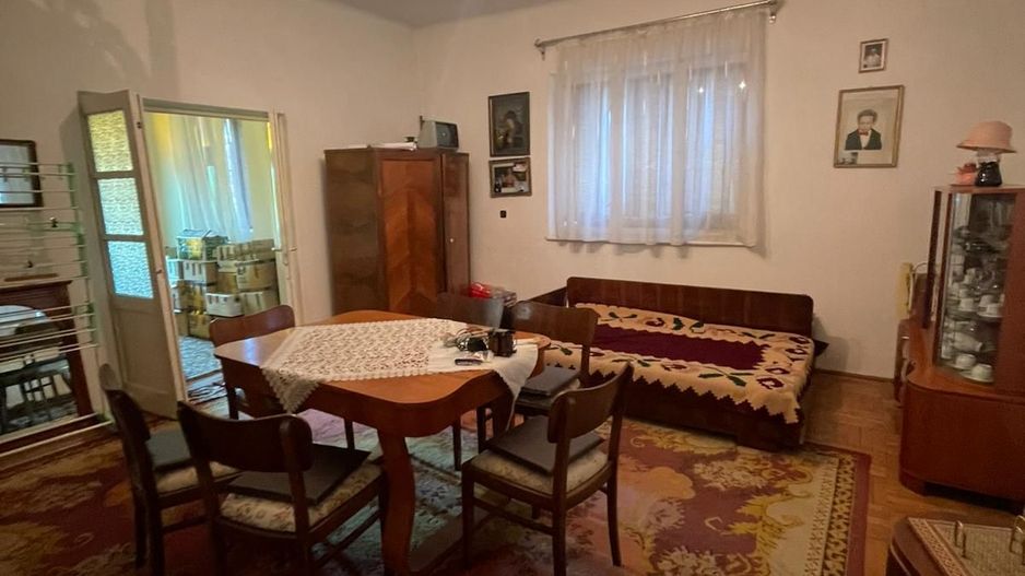 Casa ,curte și gradina.Teren cu 2700 mp. - Poză 2