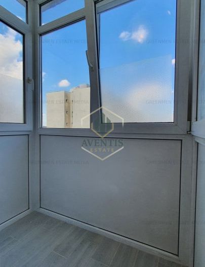 Piata Victoriei - Titulescu, vedere rasarit, decomandat, bloc reabilitat - Poză 3