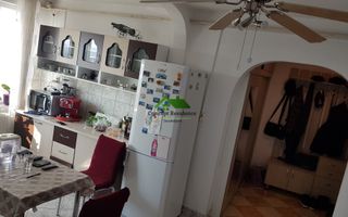 Vand apartament 2 camere, zona Semiluna - Poză 7