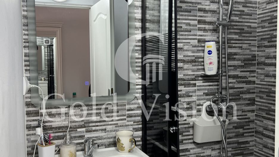 Case cu 7 camere, curte proprie + spălătorie, în Sighetu Marmației - Poză 19