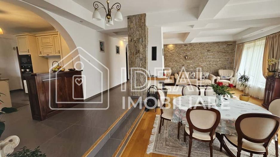 Casă deosebită, cu 5 camere, cu teren de 1132 mp – Cisnădioara - Poză 5