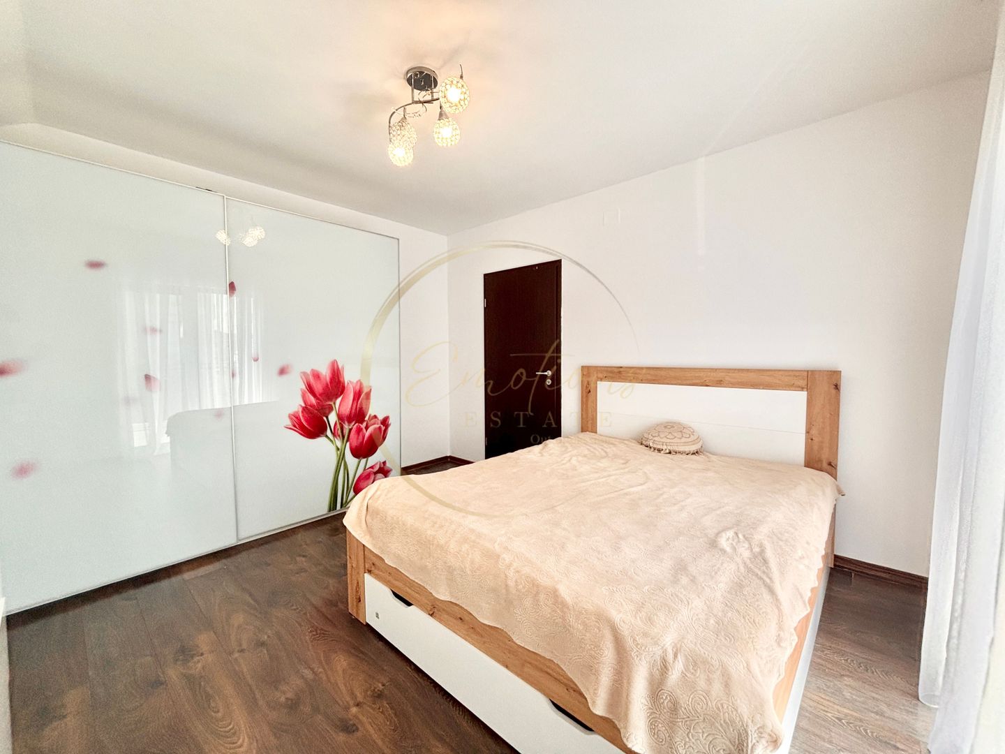 1/2 Duplex - Giroc - zona Planetelor - 4 camere | Poarta electrica - Poză 3
