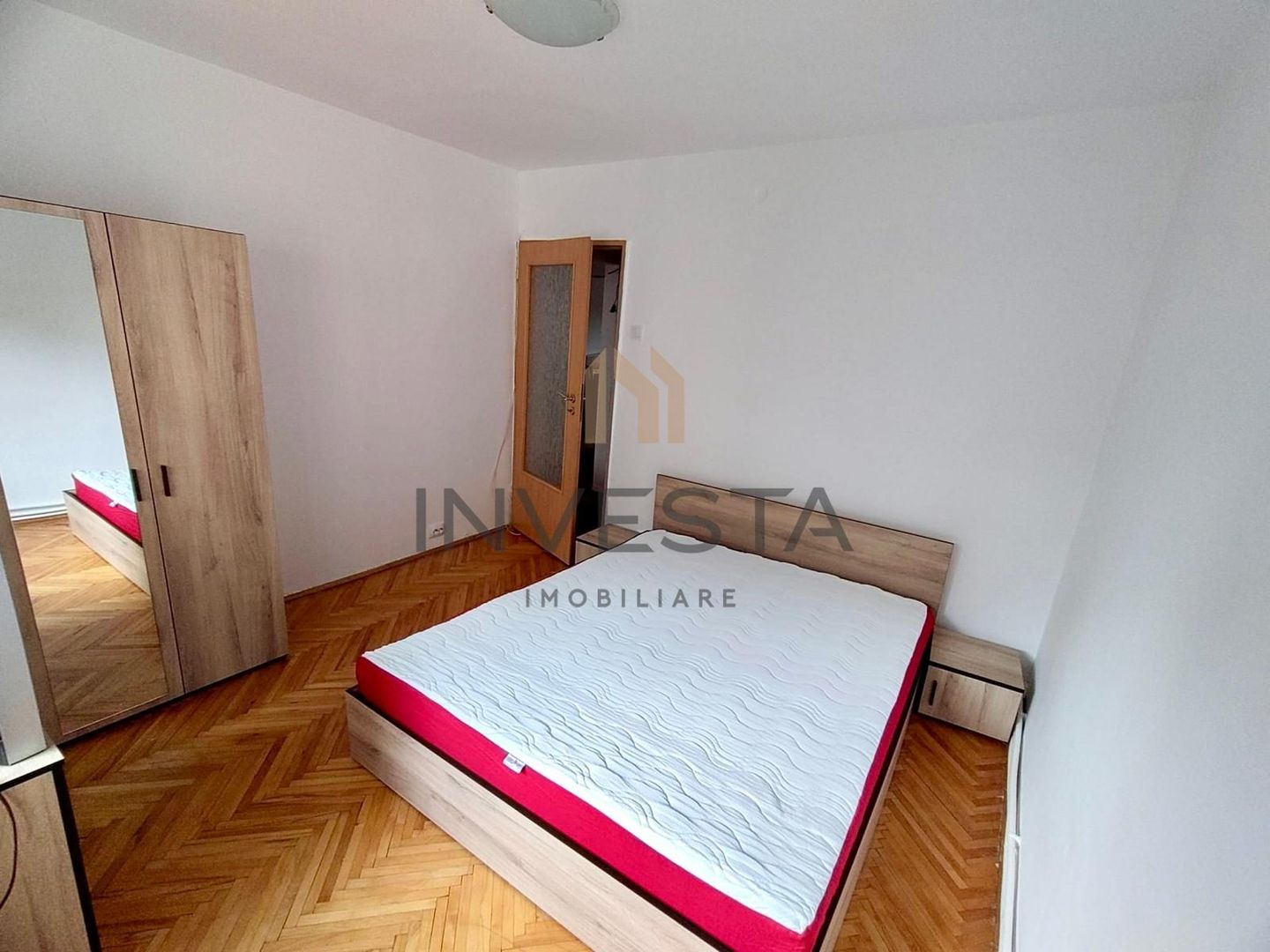 Apartament cu 4 camere decomandate, bd. Titulescu. - Poză 1